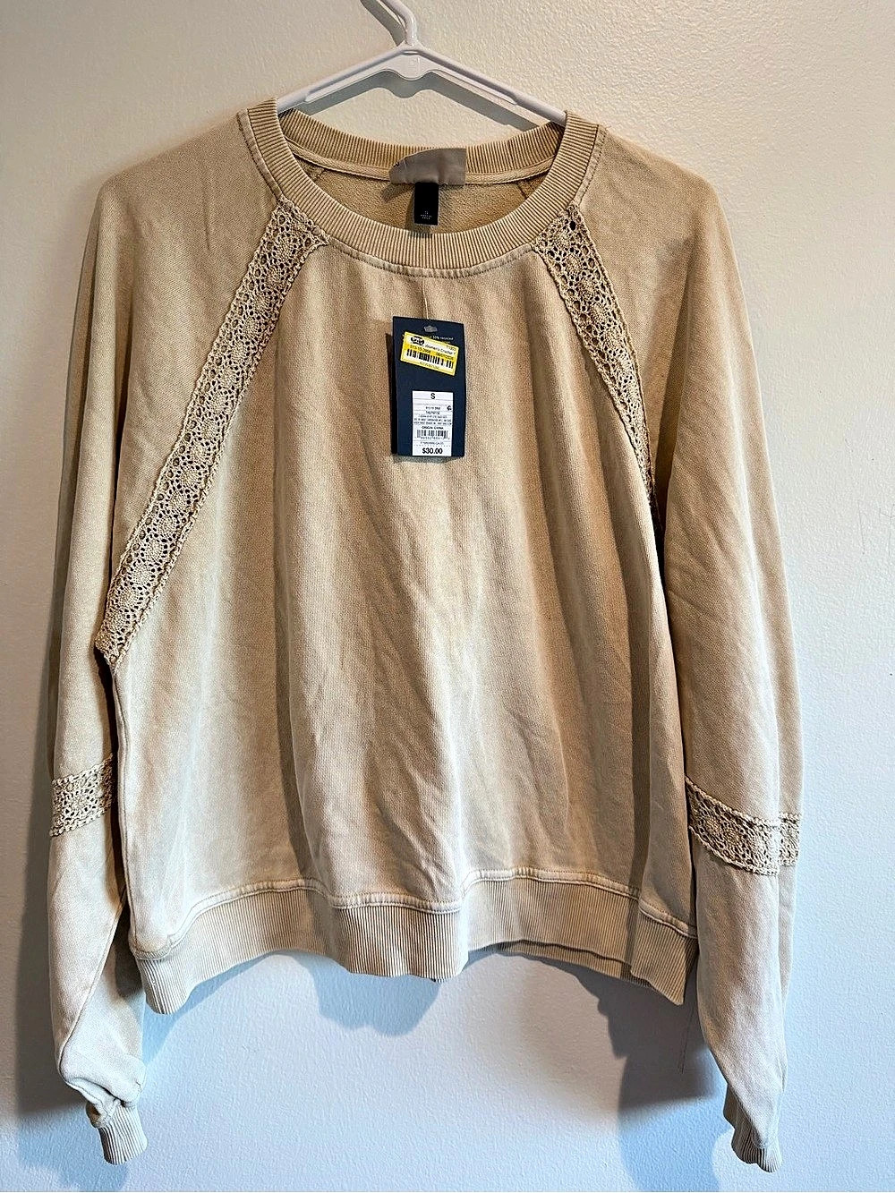 Universal Threads Lace Detail Sweatshirt in Beige Size Small NWT